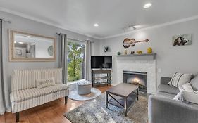 Nash Star Private Condo - 2Bed, 2Bath, Sleep 6, 25 Min Walk To Broadway And All Nashville Attractions, Pool, Gym